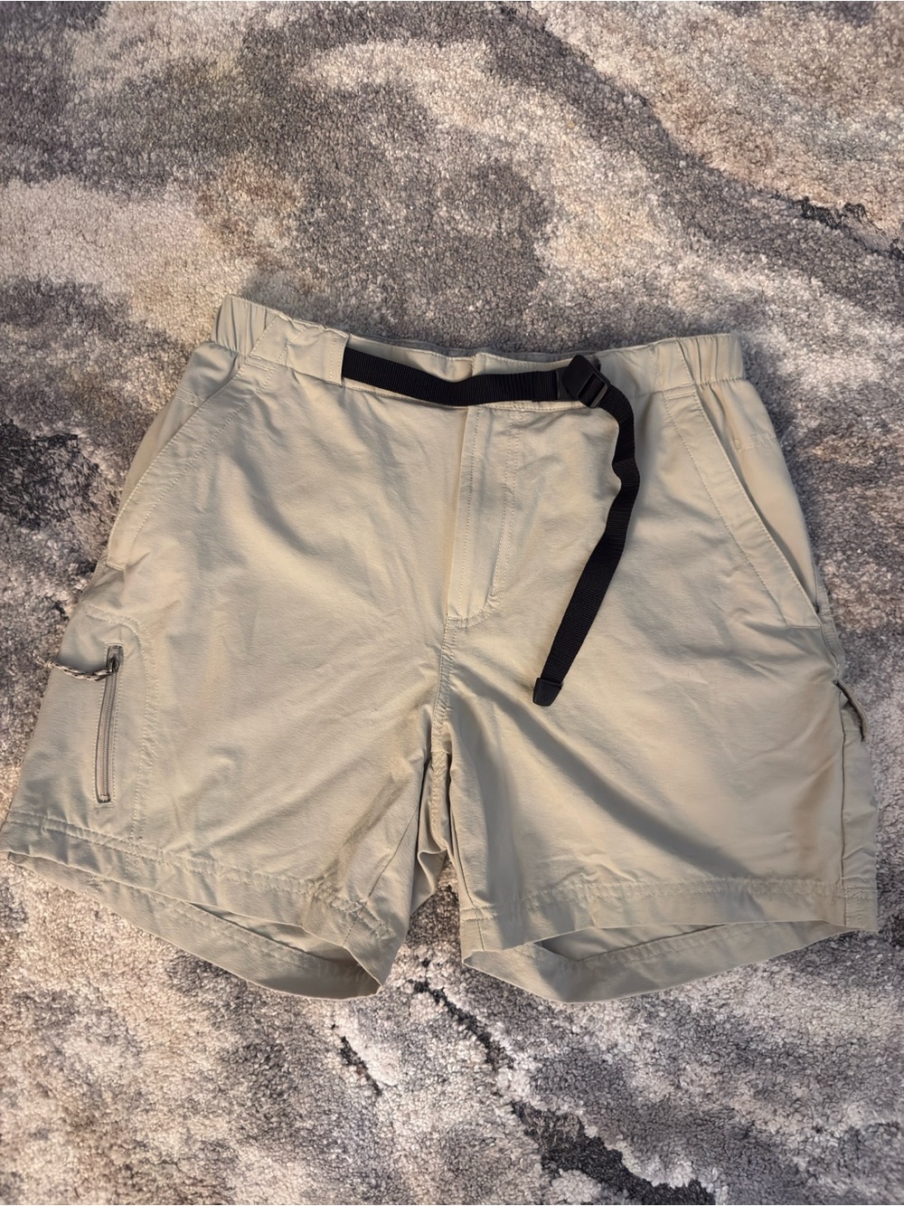 Columbia GRT Omni-Dry Hiking Cargo Shorts with Black Belt